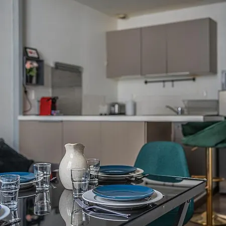 R'apparts Le Petit Grenoblois - Gare Apartment